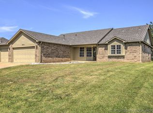 8204 E Madison St, Broken Arrow, OK 74014