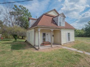 212 Walnut St, Moberly, MO 65270