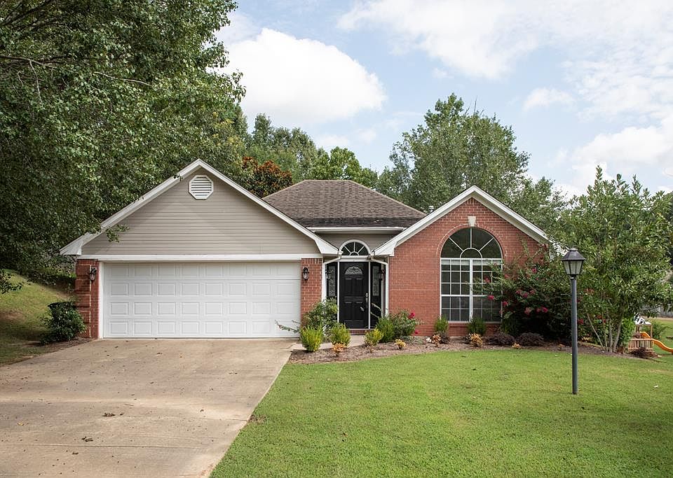 1st image of 204 Tanner Dr