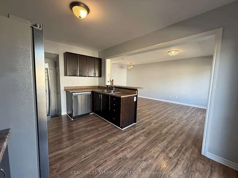 921 Messor Cres — Photo 9