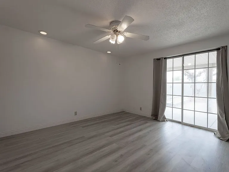 5185 Sun Valley Dr — Photo 25