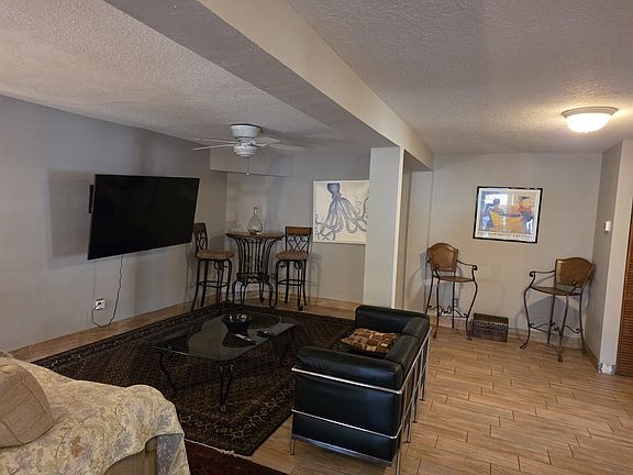 4th image of 1622 6th St Unit B