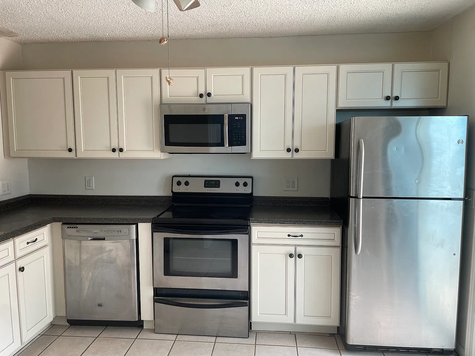 2 bed, 1.5 bath, 1000 sqft, $1,250 — Photo 3