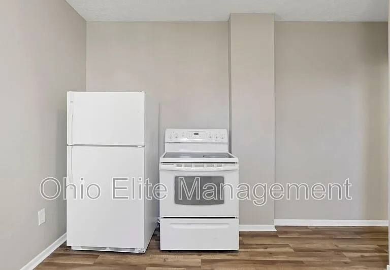 793 E Starr Ave — Photo 22