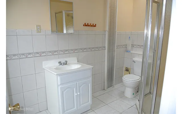 Rented by Douglas Elliman | media 38