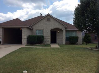 636 Jordan Ln, Waxahachie, TX 75165