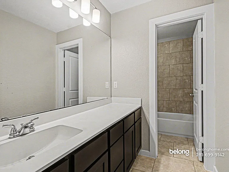6911 Rosemont Ct — Photo 20