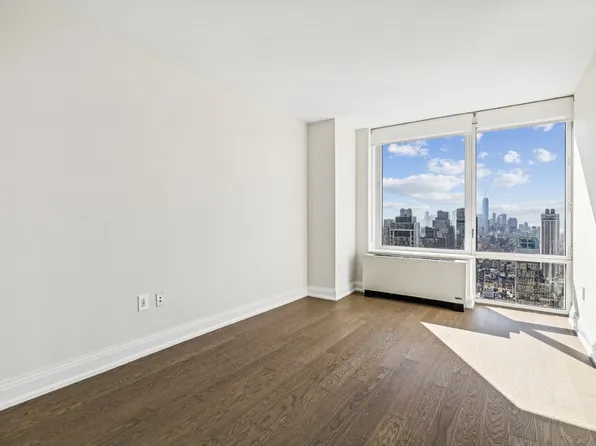 125 West 31st Street 40K image 1 of 20