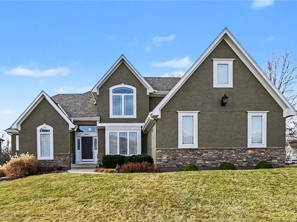 12312 Gillette St, Overland Park, KS 66213