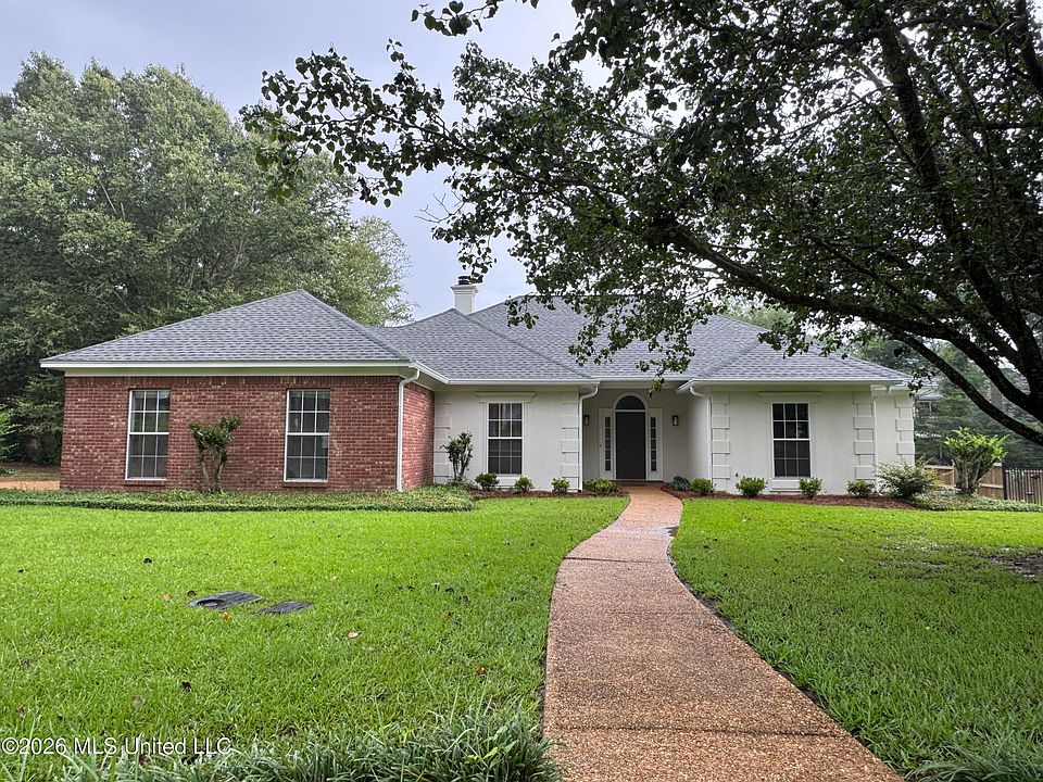 1st image of 76 Eastgate Dr