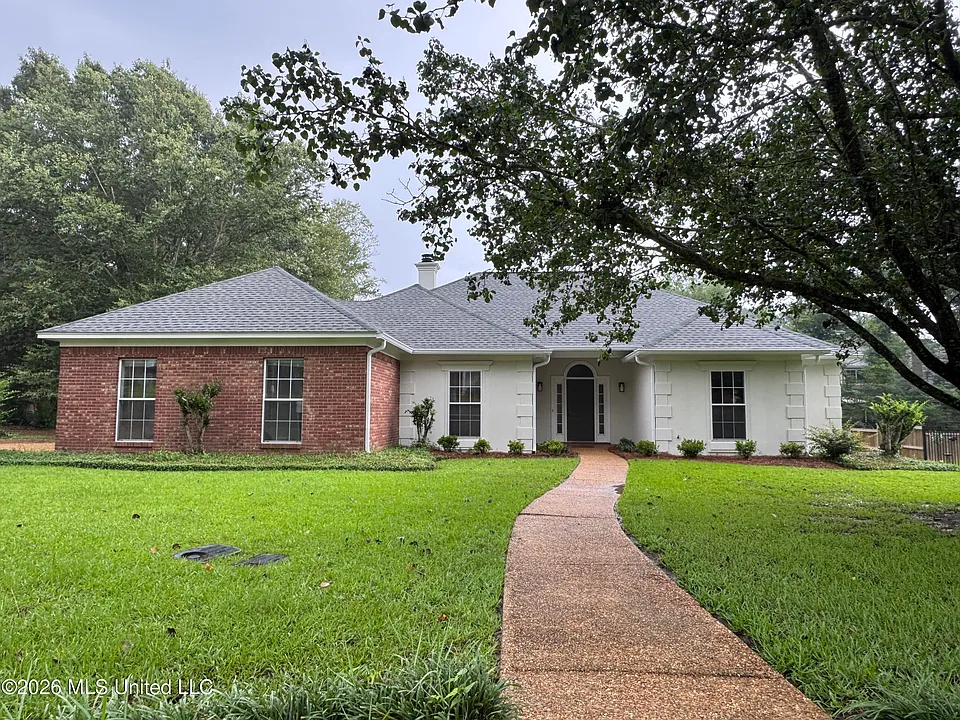 76 Eastgate Dr