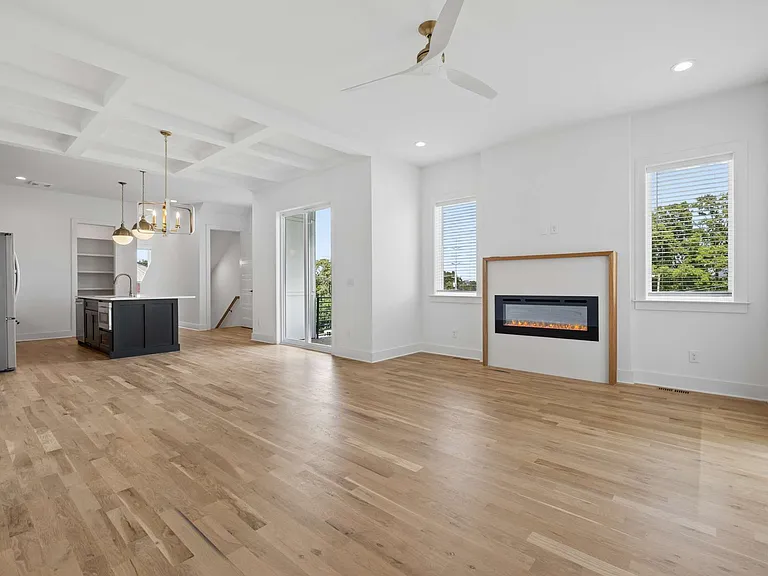 2225 Herman St — Photo 7