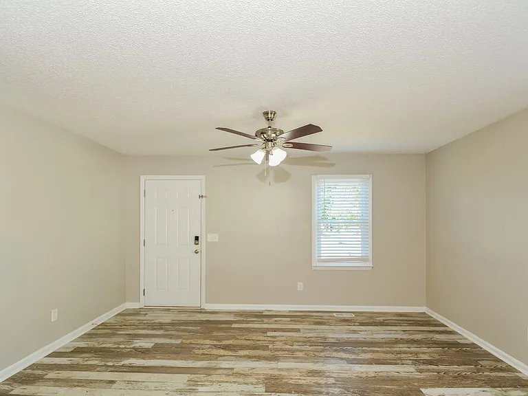 808 Hepplewhite Ct — Photo 3