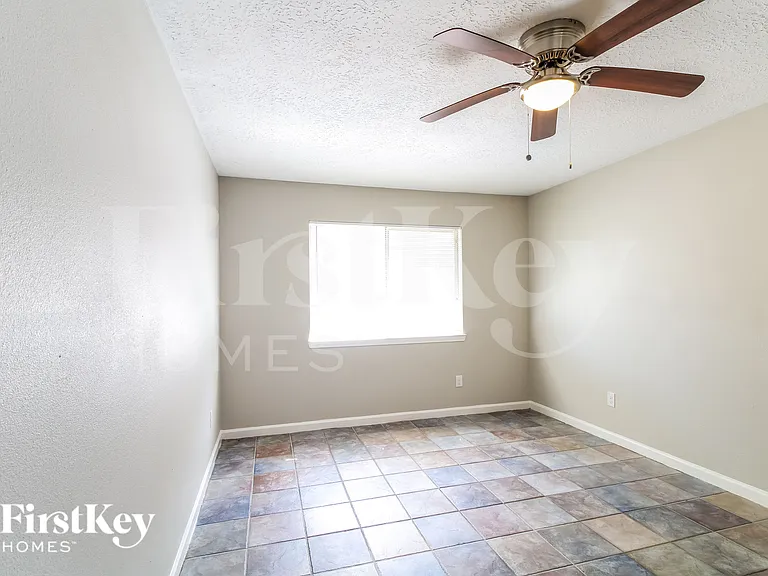 4427 Ravine Dr — Photo 11