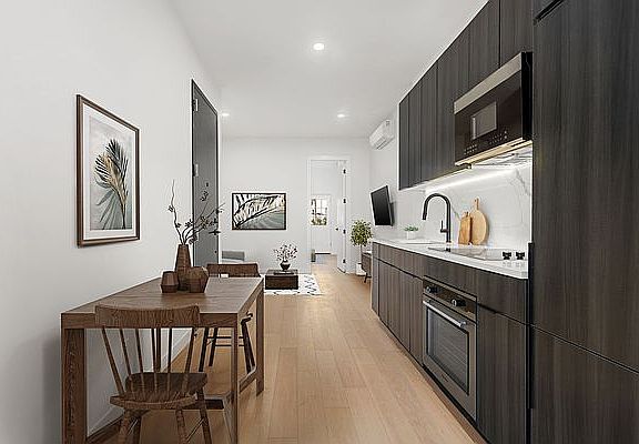 5th image of 586 Manhattan Ave #1E
