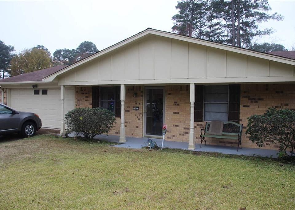 1st image of 2403 Balsam St