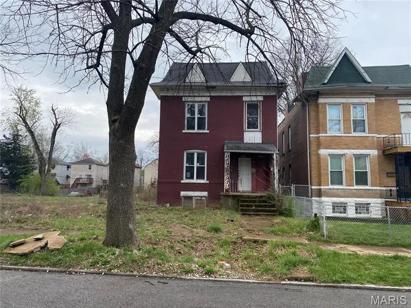 6010 Bartmer Ave, Saint Louis, MO 63112