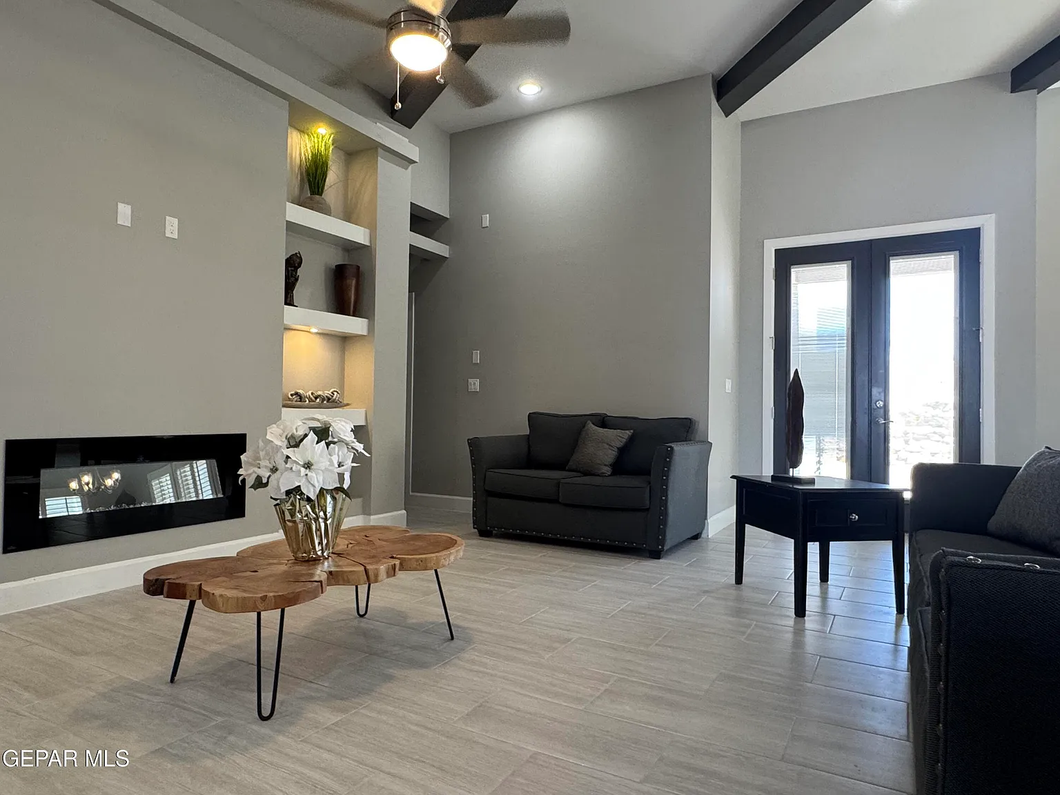 4 bed, 2.5 bath, 2056 sqft, $2,300 — Photo 4