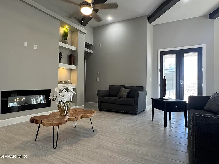 13079 Emerald Hills Ave — Photo 4
