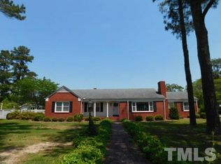 600 W Harnett St, Benson, NC 27504
