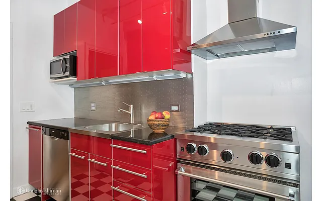 Rented by Douglas Elliman | media 16