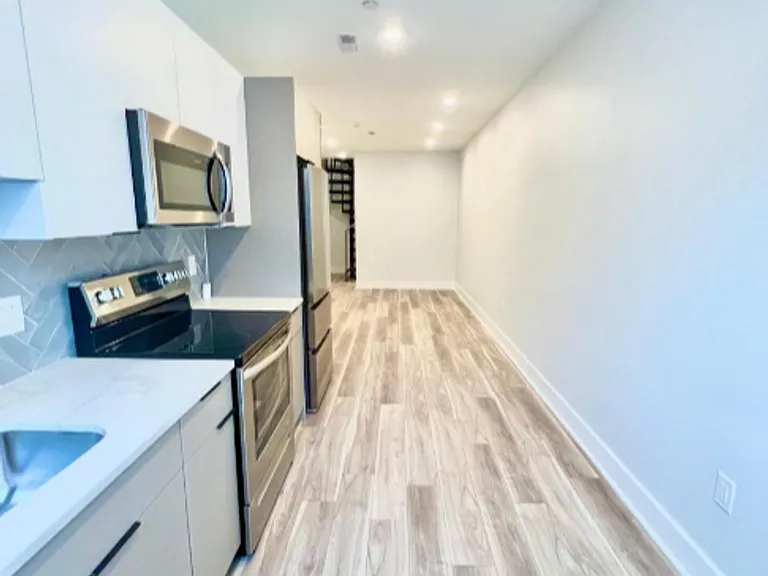 3843 Wallace St — Photo 7
