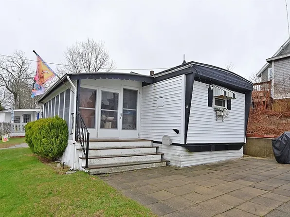 58 Kins Ct, Onset, MA 02558