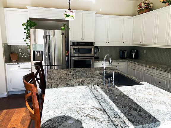 4th image of 15895 Pomerol Ln
