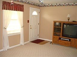 4th image of 189 Taft Dr