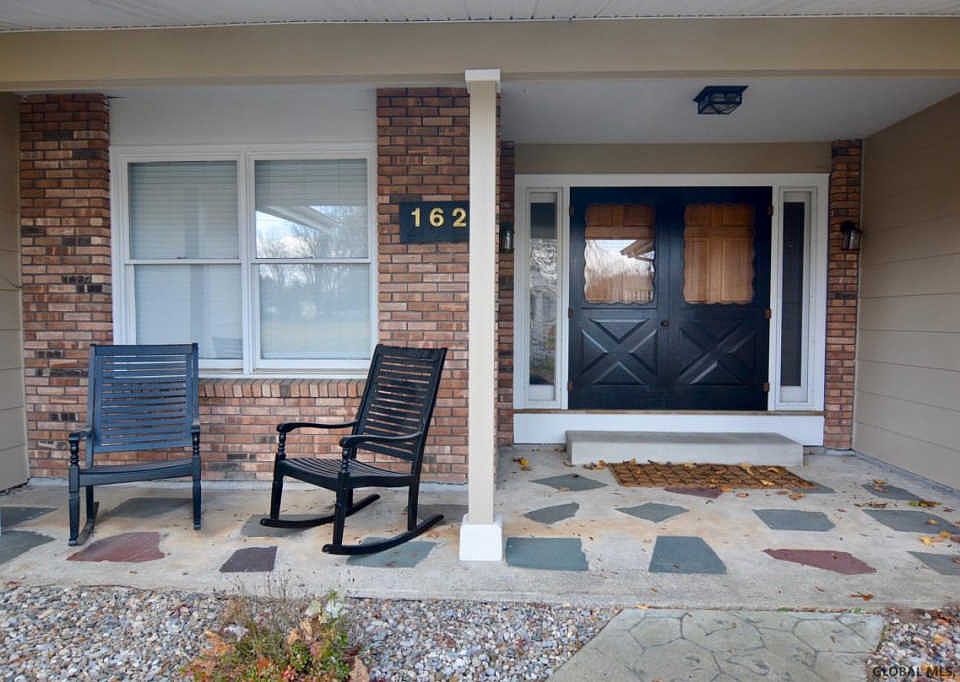 1st image of 162 Crescent St