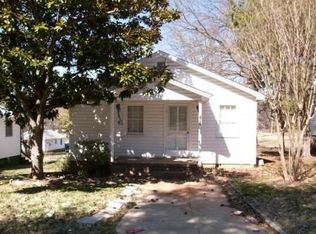 102 W E Ave, Easley, SC 29640