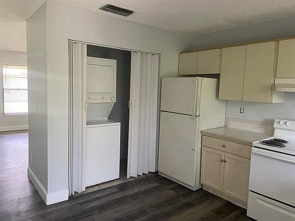 4th image of 4895 Badger Ave #4885