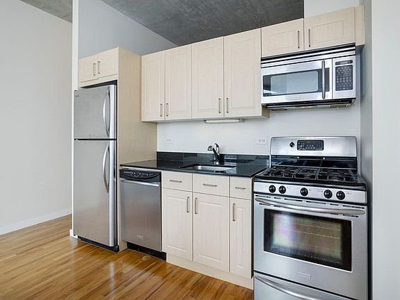 5th image of 1620 S Michigan Ave Unit 916