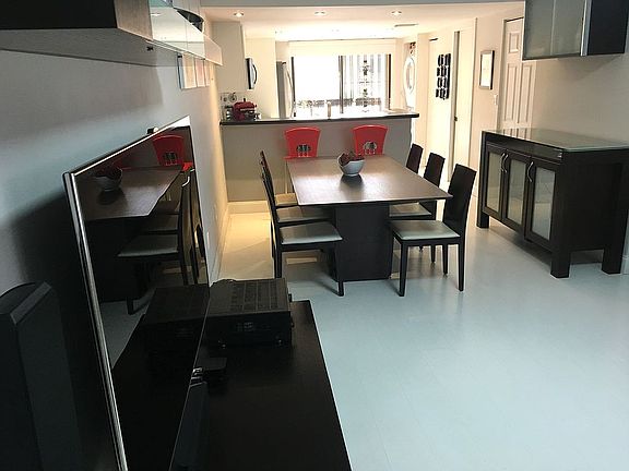 3rd image of 2582 W 56th St APT 205
