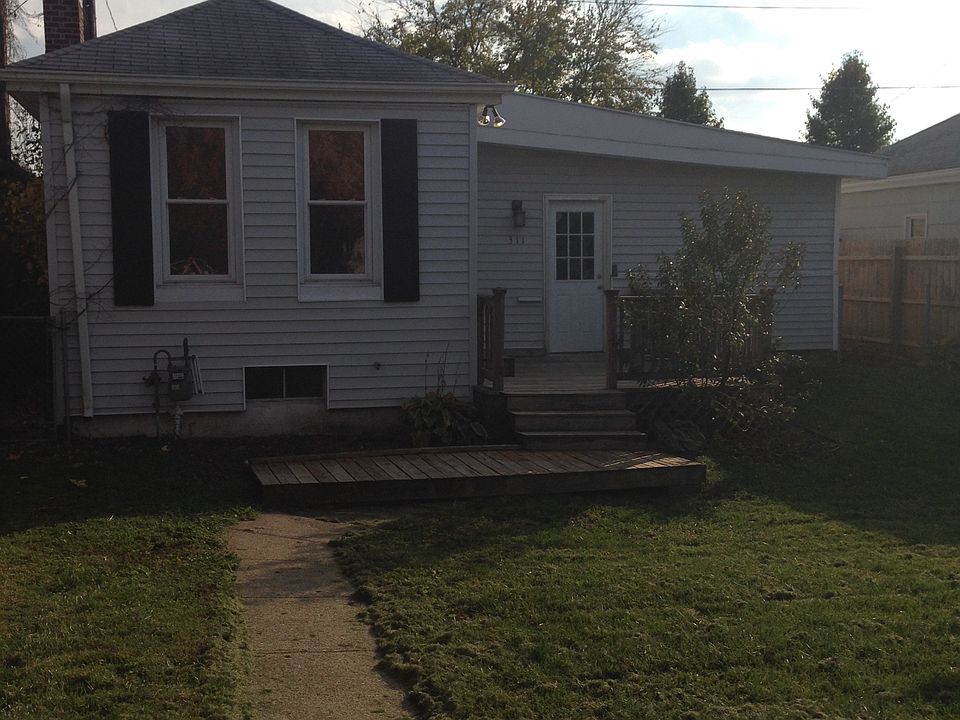 1st image of 311 W 11th St