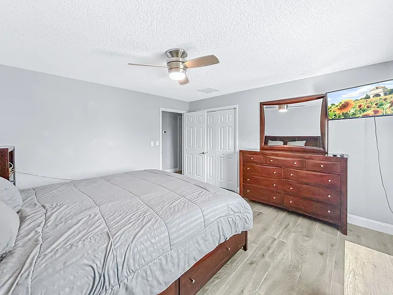 3033 Pineview Dr — Photo 23