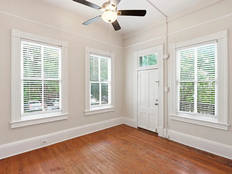 216 E Henry St #A — Photo 15