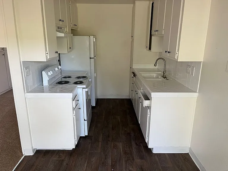 4377 Marlborough Ave — Photo 2