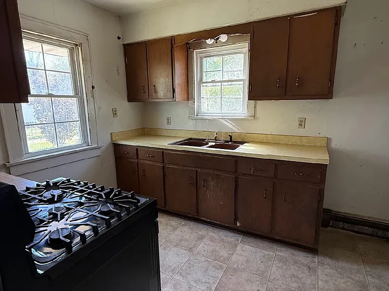 1237 E Johns Ave — Photo 7