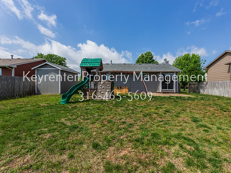 1610 E Summerwood St — Photo 13