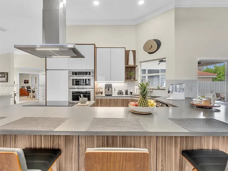 639 Verona Pl — Photo 46