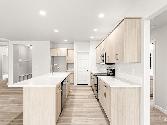 7th image of this home