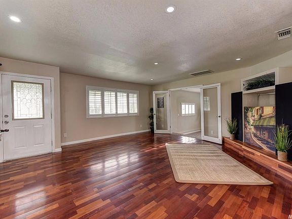 4th image of 9715 Magellan Dr