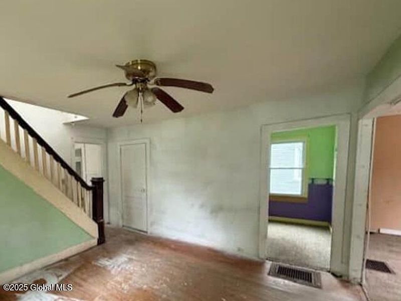 4th image of 19 Washington Street