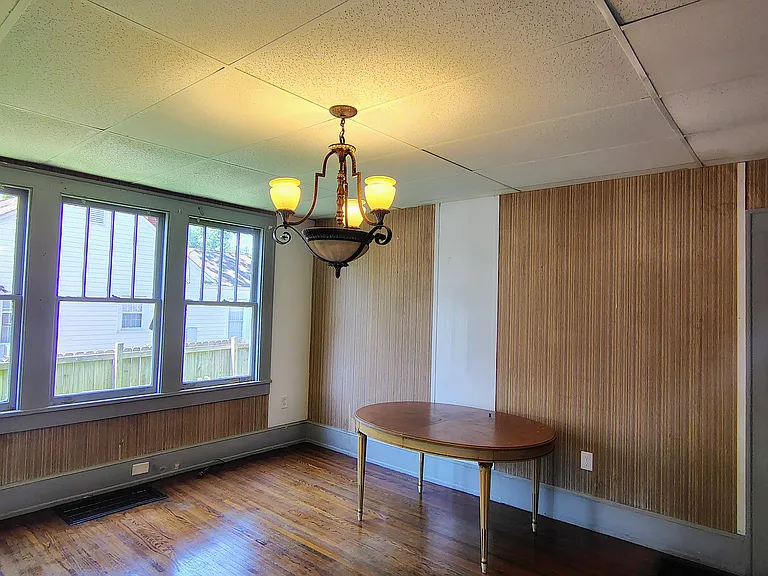 406 Saluda St — Photo 7
