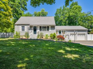 40 Juniper Ln, Southport, CT 06890