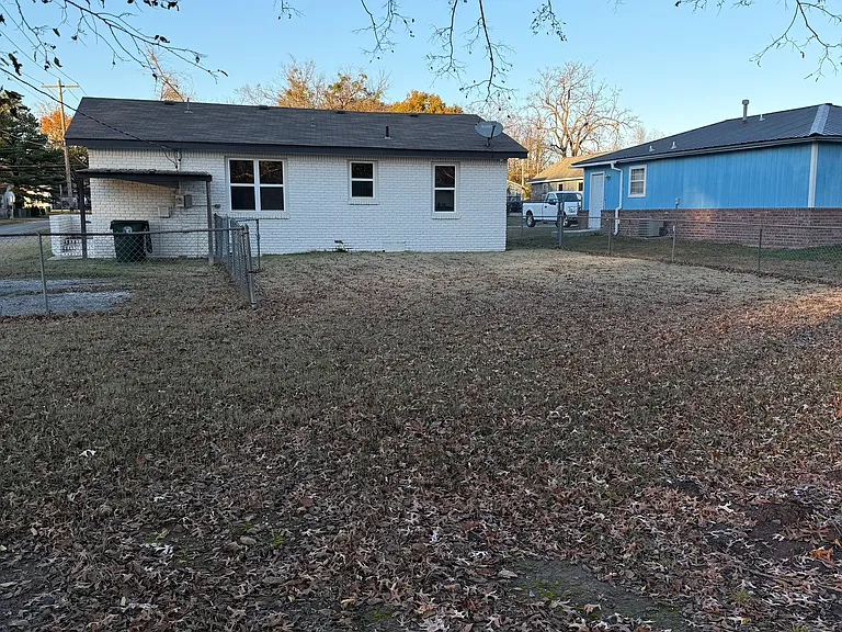2101 Robison St — Photo 11