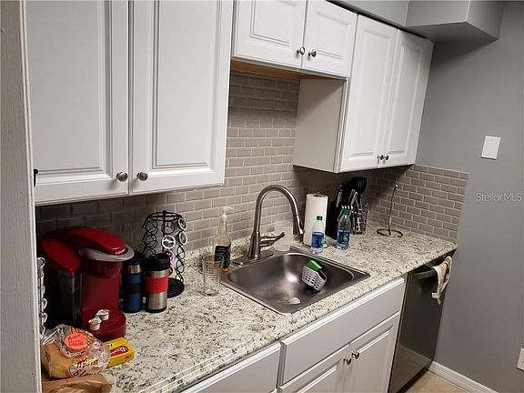 4th image of 295 Wymore Rd #200