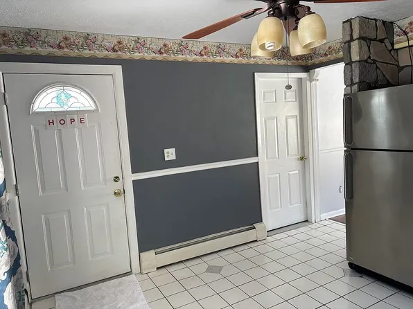 54 Ramble Ln, Levittown, NY 11756