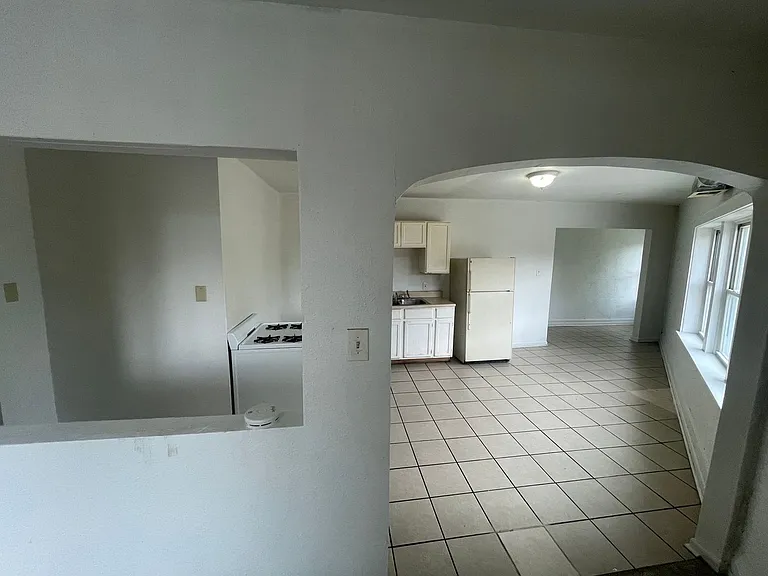 2214-2220 W Hopkins St. (8 Unit) — Photo 7